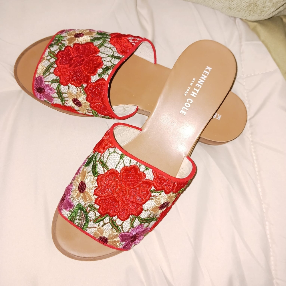 Kenneth Cole Women's Floral Embroidered Slide Sandals - Red and Purple